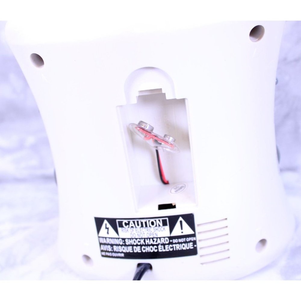 EMERSON Radio Alarm Clock AM/FM Radio CK7330 Pearl White Red LCD Display Works G - Picture 6 of 8